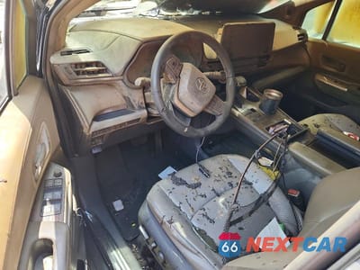 Zdjęcie 8 z 13 samochodu: 2022 TOYOTA SIENNA XLE VIN:5TDJRKEC7NS116633 - miniatura