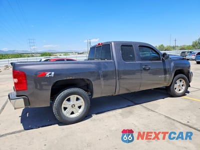 Trzecie zdjęcie samochodu z tyłu: 2011 CHEVROLET SILVERADO K1500 LTZ VIN:1GCRKTE33BZ123666 - miniatura