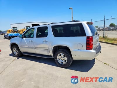 Drugie zdjęcie samochodu z przodu: 2014 CHEVROLET SUBURBAN C1500 LT VIN:1GNSCJE0XER239421 - miniatura