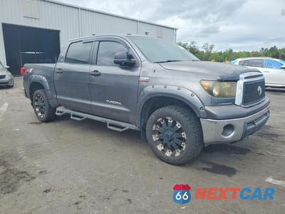 Czwarte zdjęcie samochodu z boku: 2013 TOYOTA TUNDRA CREWMAX SR5 VIN:5TFDW5F13DX283844 - miniatura