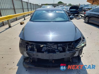 Piąte zdjęcie samochodu w środku: 2024 MAZDA 3 PREFERRED VIN:JM1BPBLM6R1704256 - miniatura