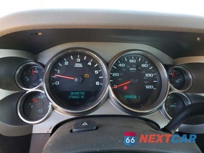 Zdjęcie 9 z 12 samochodu: 2008 CHEVROLET SILVERADO K2500 HEAVY DUTY VIN:1GCHK29K18E129456 - miniatura