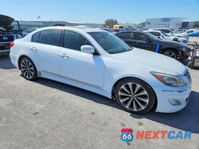 Czwarte zdjęcie samochodu z boku: 2014 HYUNDAI GENESIS 5.0L VIN:KMHGC4DH2EU262532 - miniatura
