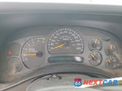 Zdjęcie 9 z 12 samochodu: 2004 GMC NEW SIERRA C1500 VIN:1GTEC14X14Z104251 - miniatura