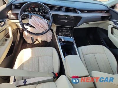 Zdjęcie 8 z 12 samochodu: 2024 AUDI Q8 E-TRON PREMIUM PLUS VIN:WA15AAGE7RB021708 - miniatura