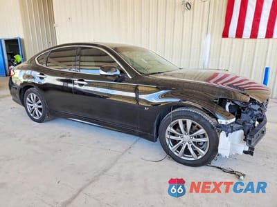 Czwarte zdjęcie samochodu z boku: 2016 INFINITI Q70 3.7 VIN:JN1BY1AP7GM220700 - miniatura