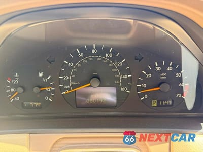 Zdjęcie 8 z 10 samochodu: 2000 MERCEDES-BENZ E 430 VIN:WDBJF70J7YB018627 - miniatura