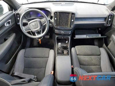Zdjęcie 8 z 13 samochodu: 2023 VOLVO XC40 RECHARGE PLUS VIN:YV4ED3UW4P2958094 - miniatura