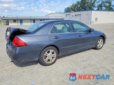 Trzecie zdjęcie samochodu z tyłu: 2006 HONDA ACCORD SE VIN:1HGCM55316A106382 - miniatura