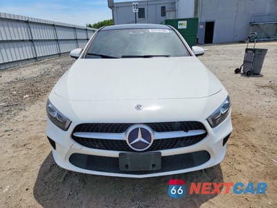 Piąte zdjęcie samochodu w środku: 2019 MERCEDES-BENZ A 220 4MATIC VIN:WDD3G4FB9KW002697 - miniatura