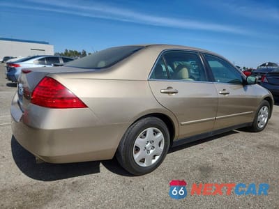 Trzecie zdjęcie samochodu z tyłu: 2006 HONDA ACCORD LX VIN:JHMCM56436C000475 - miniatura