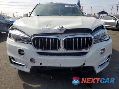 Piąte zdjęcie samochodu w środku: 2018 BMW X5 VIN:5UXKR2C51J0X07724 - miniatura