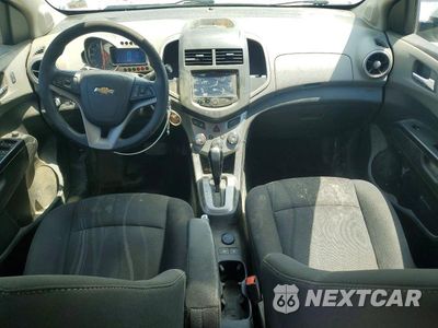 Zdjęcie 8 z 12 samochodu: 2016 CHEVROLET SONIC LT VIN:1G1JC5SH0G4182841 - miniatura