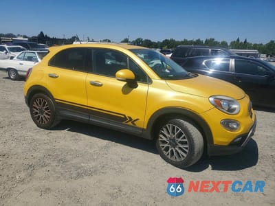 Czwarte zdjęcie samochodu z boku: 2016 FIAT 500X TREKKING VIN:ZFBCFYCT0GP386343 - miniatura