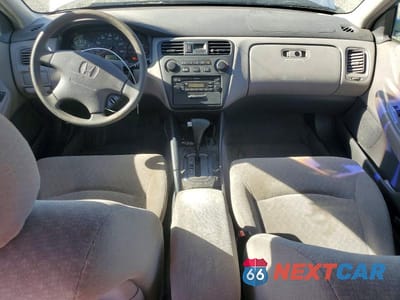 Zdjęcie 8 z 12 samochodu: 2002 HONDA ACCORD LX VIN:1HGCG66502A143320 - miniatura