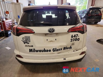 Zdjęcie 6 z 13 samochodu: 2018 TOYOTA RAV4 LE VIN:JTMBFREV6JJ232730 - miniatura