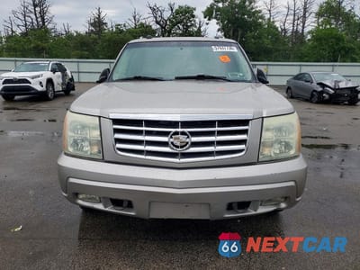 Piąte zdjęcie samochodu w środku: 2005 CADILLAC ESCALADE ESV VIN:3GYFK66N15G127198 - miniatura