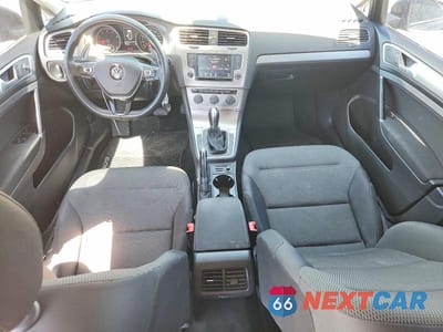Zdjęcie 8 z 13 samochodu: 2017 VOLKSWAGEN GOLF SPORTWAGEN S VIN:3VW017AUXHM538122 - miniatura