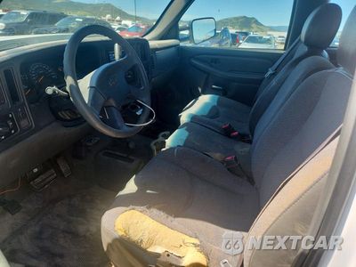 Zdjęcie 7 z 12 samochodu: 2005 CHEVROLET SILVERADO K2500 HEAVY DUTY VIN:1GCHK29U75E269945 - miniatura