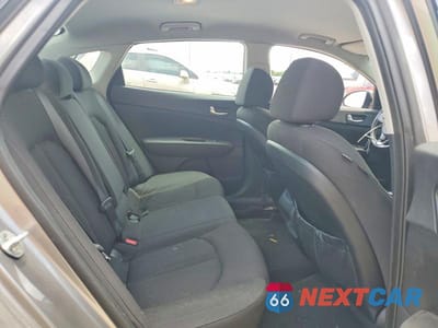 Zdjęcie 10 z 12 samochodu: 2016 KIA OPTIMA LX VIN:5XXGT4L16GG087302 - miniatura