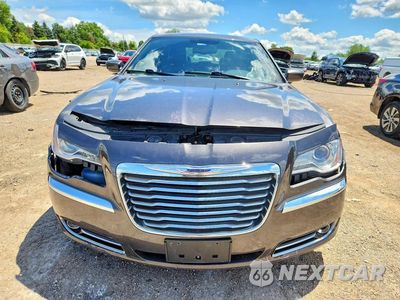 Piąte zdjęcie samochodu w środku: 2013 CHRYSLER 300 VIN:2C3CCARG5DH602442 - miniatura