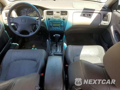 Zdjęcie 8 z 12 samochodu: 2002 HONDA ACCORD EX VIN:1HGCG16582A075478 - miniatura