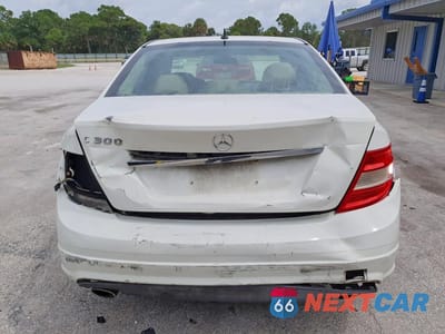 Zdjęcie 6 z 13 samochodu: 2010 MERCEDES-BENZ C 300 VIN:WDDGF5EB6AF376176 - miniatura