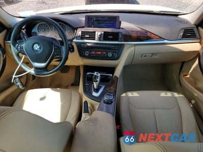 Zdjęcie 8 z 12 samochodu: 2015 BMW 328 XI VIN:WBA3B3G50FNR87041 - miniatura
