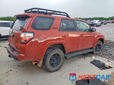 Trzecie zdjęcie samochodu z tyłu: 2024 TOYOTA 4RUNNER VIN:JTELU5JR4R6266574 - miniatura