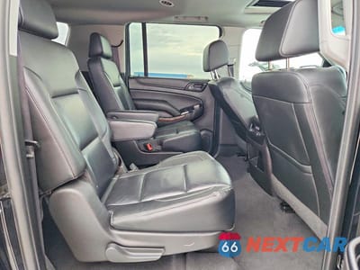 Zdjęcie 11 z 13 samochodu: 2019 CHEVROLET SUBURBAN K1500 LT VIN:1GNSKHKC6KR284006 - miniatura