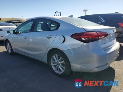 Drugie zdjęcie samochodu z przodu: 2017 KIA FORTE LX VIN:3KPFL4A76HE117007 - miniatura