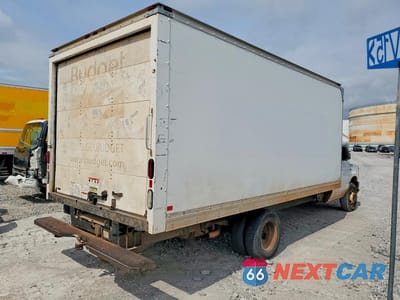 Trzecie zdjęcie samochodu z tyłu: 2015 FORD E350 BOX TRUCK VIN:1FDWE3FL6FDA25951 - miniatura
