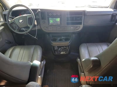 Zdjęcie 8 z 13 samochodu: 2012 CHEVROLET EXPRESS G1500 LS VIN:1GNSGBF43C1187055 - miniatura