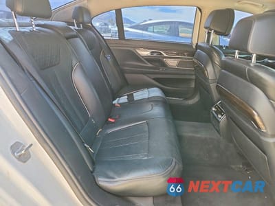 Zdjęcie 10 z 12 samochodu: 2016 BMW 750 XI VIN:WBA7F2C5XGG418922 - miniatura