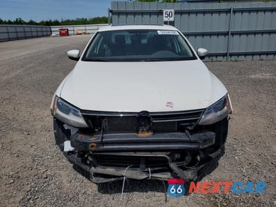 Piąte zdjęcie samochodu w środku: 2016 VOLKSWAGEN JETTA COMFORTLINE VIN:3VWD07AJ7GM388642 - miniatura