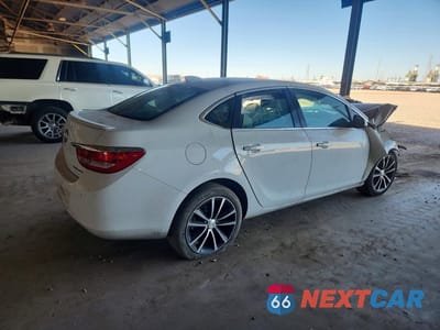 Trzecie zdjęcie samochodu z tyłu: 2017 BUICK VERANO SPORT TOURING VIN:1G4PR5SK6H4112415 - miniatura