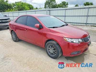 Czwarte zdjęcie samochodu z boku: 2011 KIA FORTE EX VIN:KNAFU4A20B5435268 - miniatura