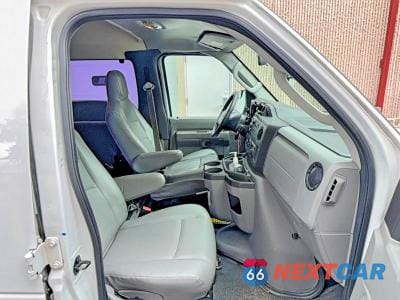 Piąte zdjęcie samochodu w środku: 2014 FORD ECONOLINE E250 VAN VIN:1FTNE2EW0EDB18825 - miniatura