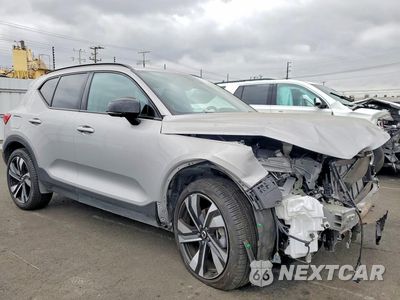 Czwarte zdjęcie samochodu z boku: 2025 VOLVO XC40 ULTRA VIN:YV4L12UM9S2478473 - miniatura