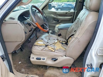 Zdjęcie 7 z 13 samochodu: 2001 LINCOLN NAVIGATOR VIN:5LMFU28R21LJ20243 - miniatura