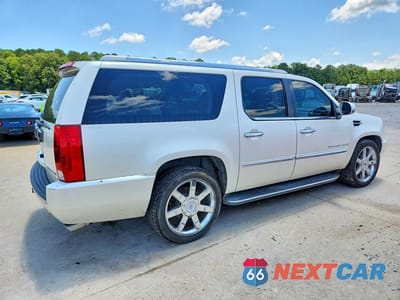 Trzecie zdjęcie samochodu z tyłu: 2008 CADILLAC ESCALADE ESV VIN:1GYFK66868R240787 - miniatura