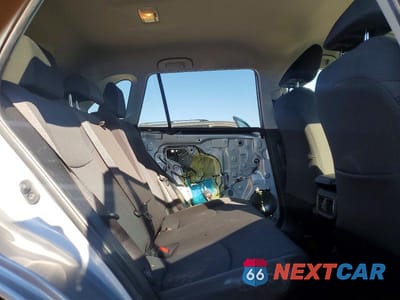 Zdjęcie 11 z 14 samochodu: 2020 TOYOTA RAV4 LE VIN:JTMMWRFV7LD053590 - miniatura