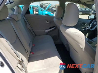 Zdjęcie 10 z 12 samochodu: 2012 TOYOTA PRIUS THREE VIN:JTDKN3DU4C0335453 - miniatura