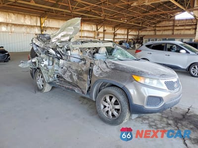 Czwarte zdjęcie samochodu z boku: 2011 KIA SORENTO GL VIN:5XYKT3A18BG007669 - miniatura