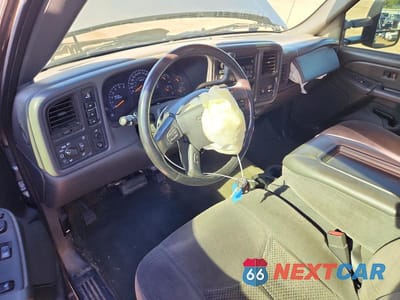Zdjęcie 8 z 12 samochodu: 2007 CHEVROLET SILVERADO K2500 HEAVY DUTY VIN:1GCHK24U27E194503 - miniatura