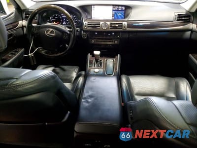 Zdjęcie 8 z 12 samochodu: 2014 LEXUS LS 460 VIN:JTHCL5EF4E5021554 - miniatura
