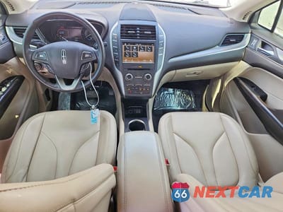 Zdjęcie 8 z 13 samochodu: 2018 LINCOLN MKC PREMIERE VIN:5LMCJ1C95JUL14837 - miniatura