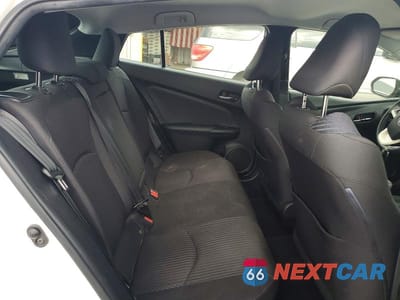 Zdjęcie 10 z 12 samochodu: 2018 TOYOTA PRIUS TWO ECO VIN:JTDKARFU0J3553395 - miniatura
