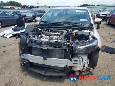Piąte zdjęcie samochodu w środku: 2016 CHEVROLET MALIBU LT VIN:1G1ZE5ST2GF211181 - miniatura
