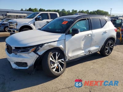 2021 VOLVO XC40 T5 R-DESIGN YV4162UM5M2612682 - główne zdjęcie licytacji z USA - miniatura